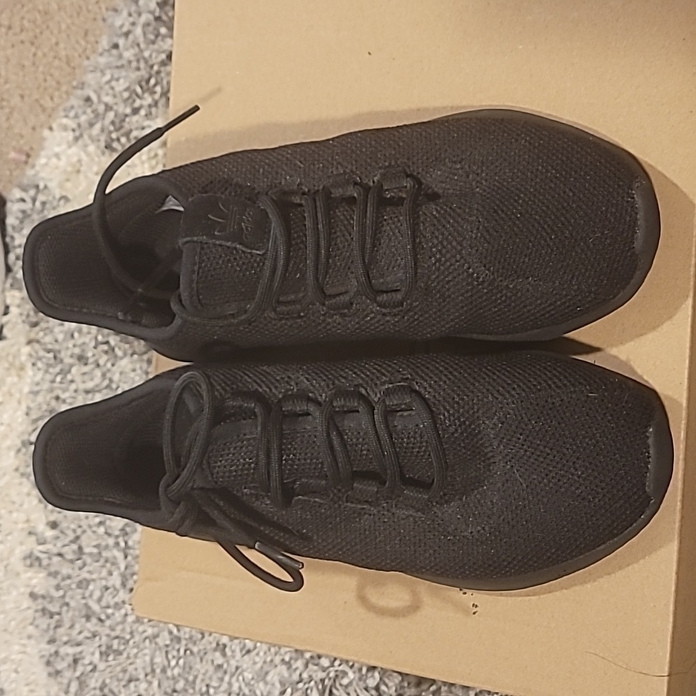 Adidas - Picture 2 of 6